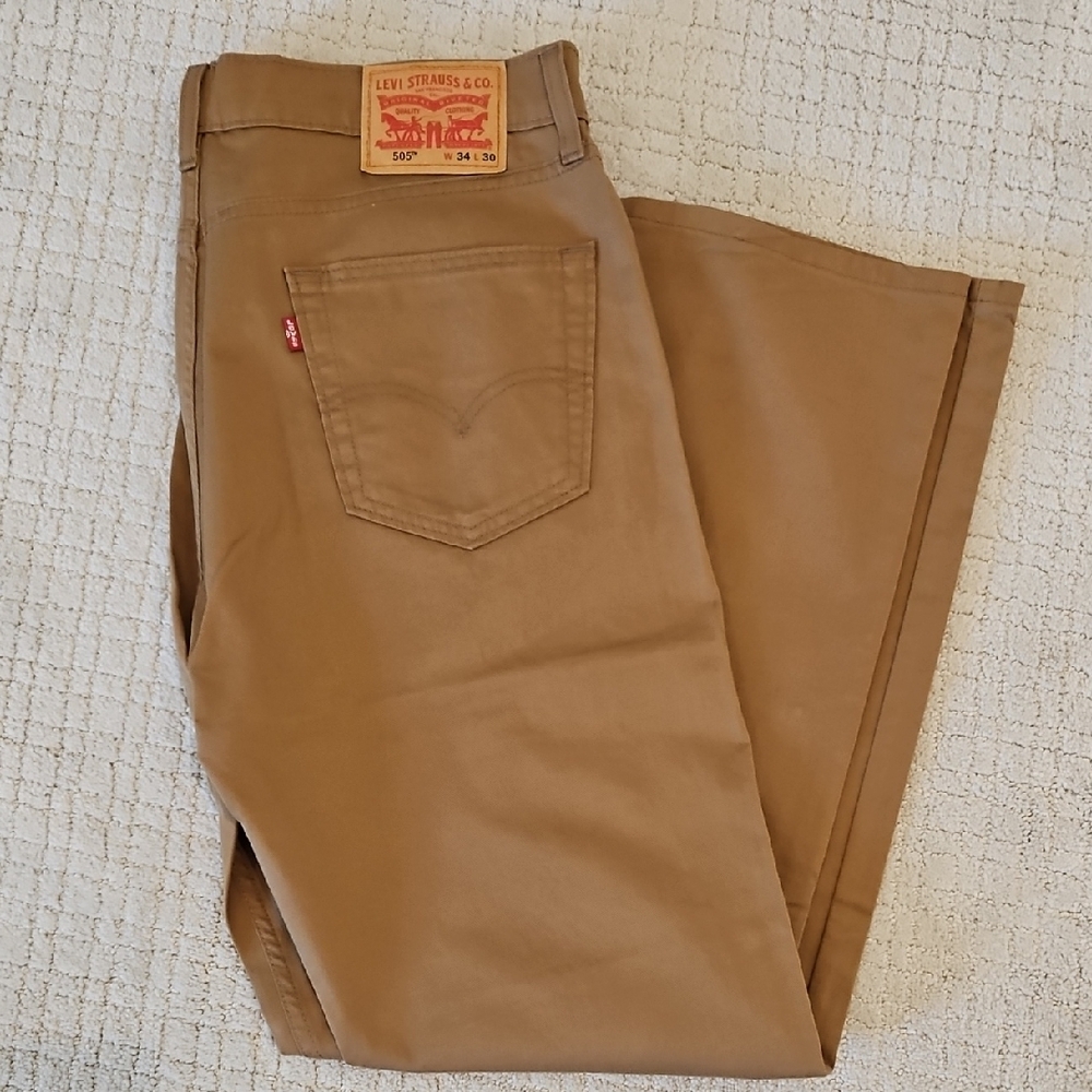 New Without Tags. Levi's Classic Brown Jeans